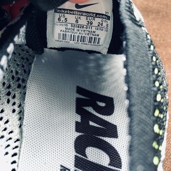 NIKE Flyknit Racer Black WHITE OREO WOMENS 8 US Mens 6.5 Running Shoes Excellent - Picture 6 of 8